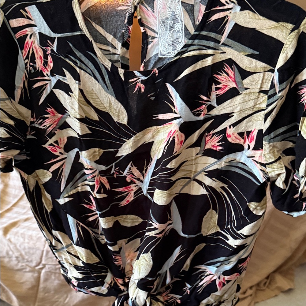 Sadie & Sage Black and Pink Floral Blouse